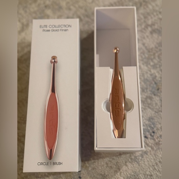 elite collection Other - Artis Elite Collection Circle 1 Brush – Rose Gold Finish